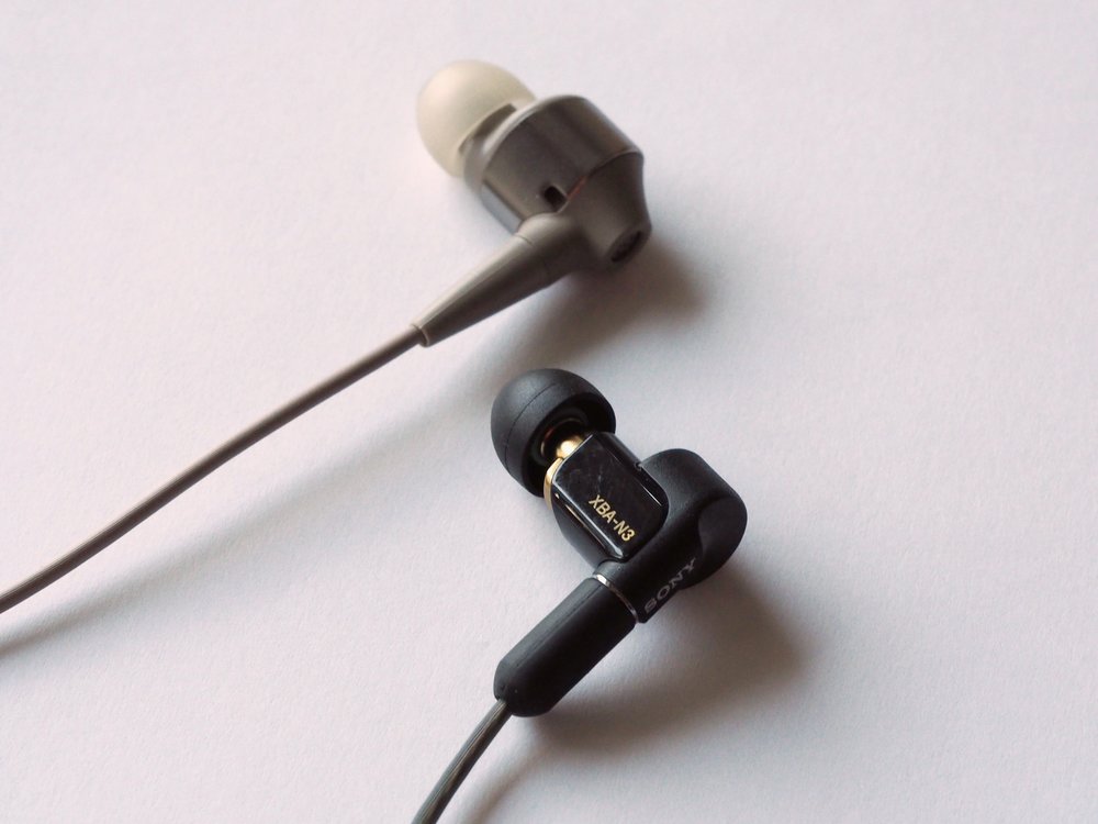 Same hybrid design as the excellent XBA-N3 (review coming soon)